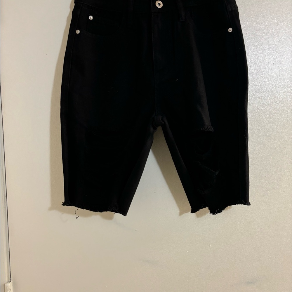 Hot Topic-New-distressed Bermuda shorts Black- New Size: 7
